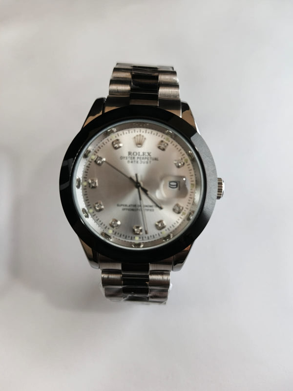 Rolex Black & Silver – Timeless Luxury with Date Display